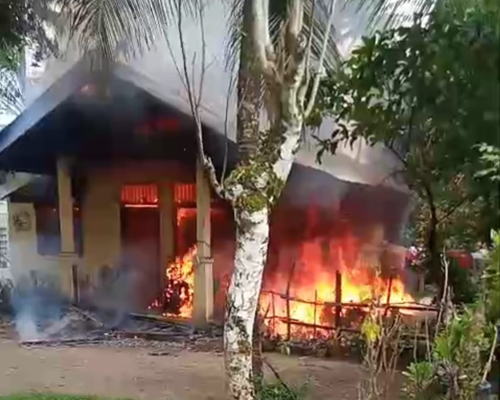 Kondisi rumah saat sedang terbakar